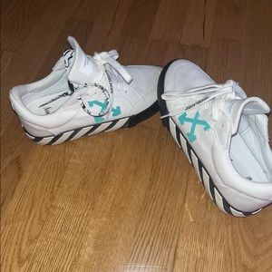 WOMENS OFF-WHITE SNEAKERS